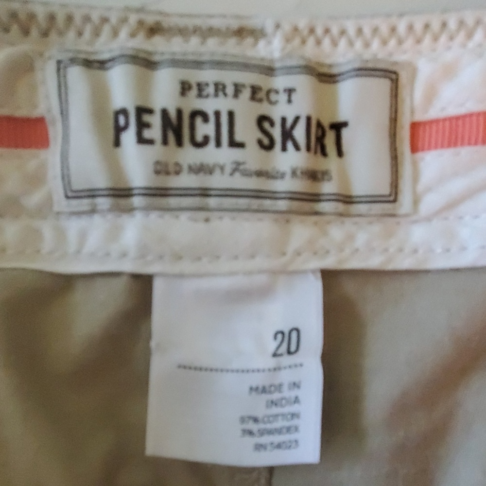 Old Navy khaki pencil skirt